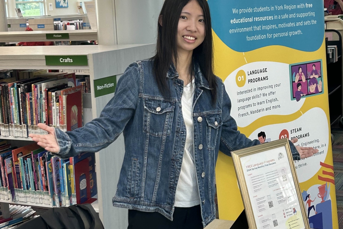 Close-up picture of volunteer at info session